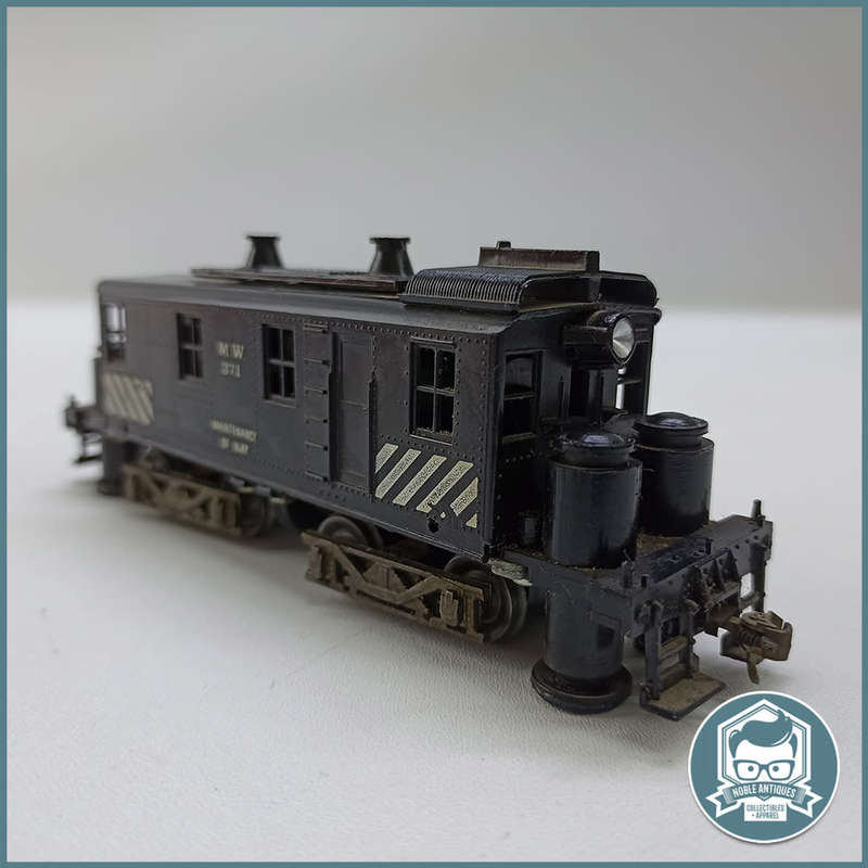 Roundhouse M.W. 371 Maintenance of Way Track Cleaner Locomotive HO Scale !!!