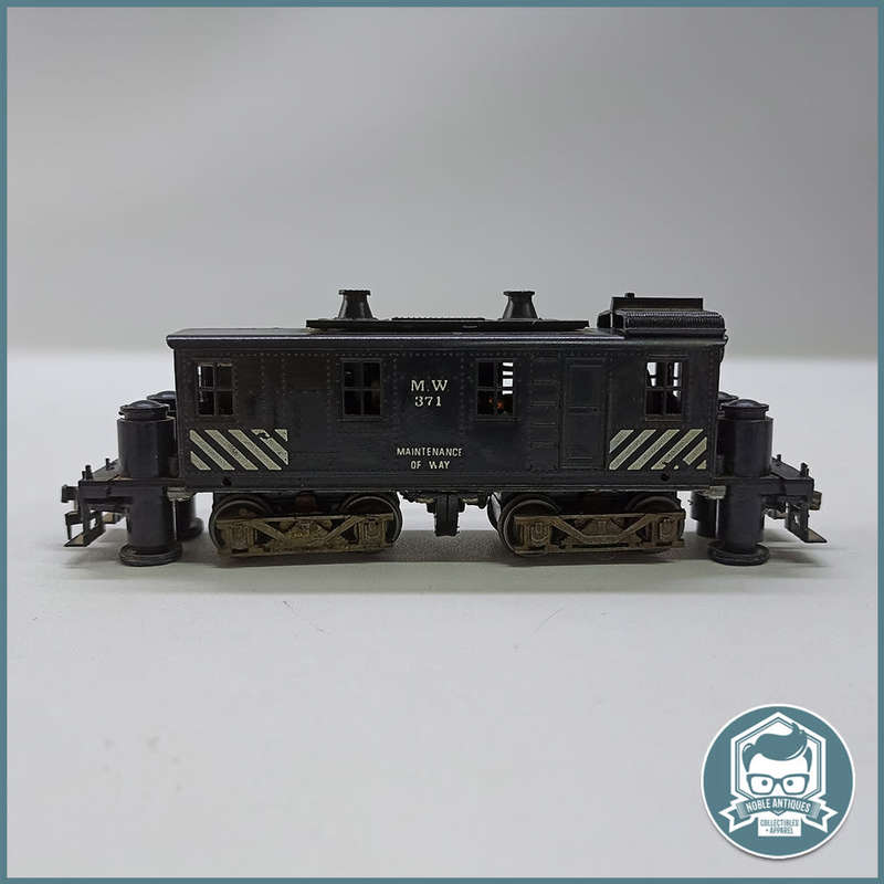 Roundhouse M.W. 371 Maintenance of Way Track Cleaner Locomotive HO Scale !!!