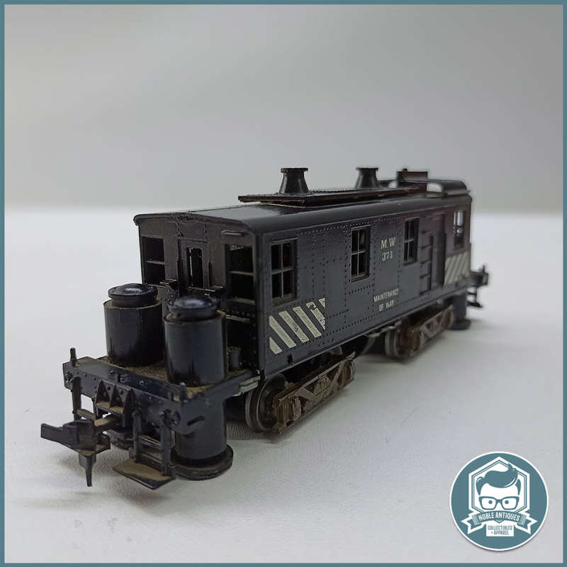 Roundhouse M.W. 371 Maintenance of Way Track Cleaner Locomotive HO Scale !!!