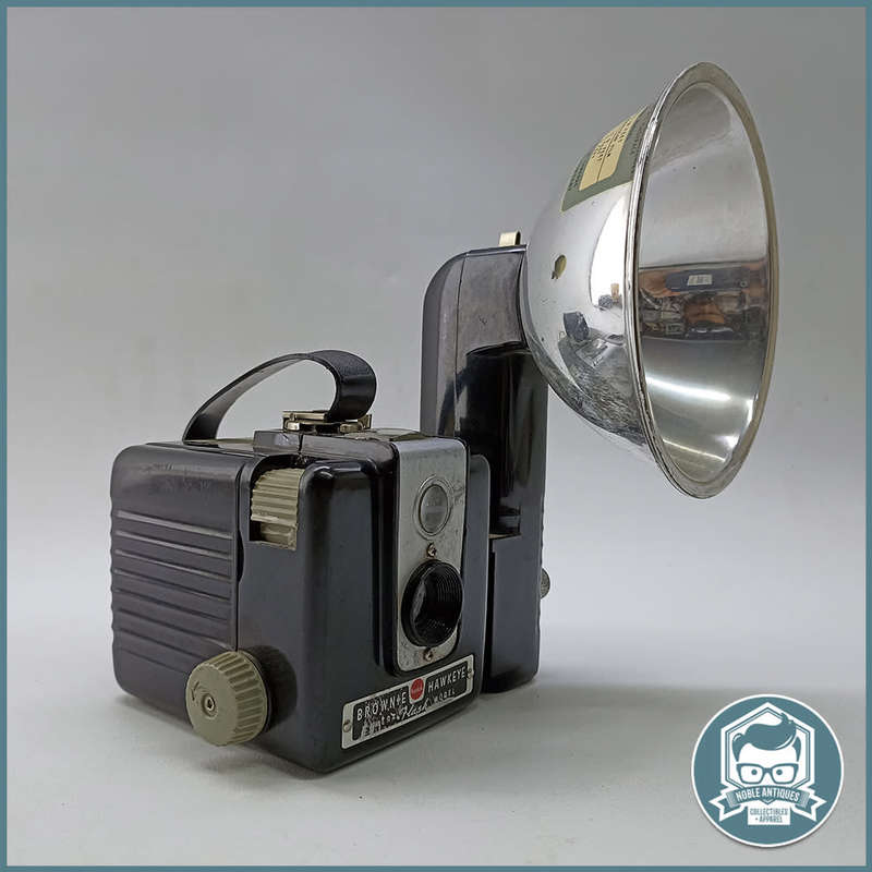 Original Vintage 1950`s Kodak Brownie Hawkeye Flash Model Camera!!!
