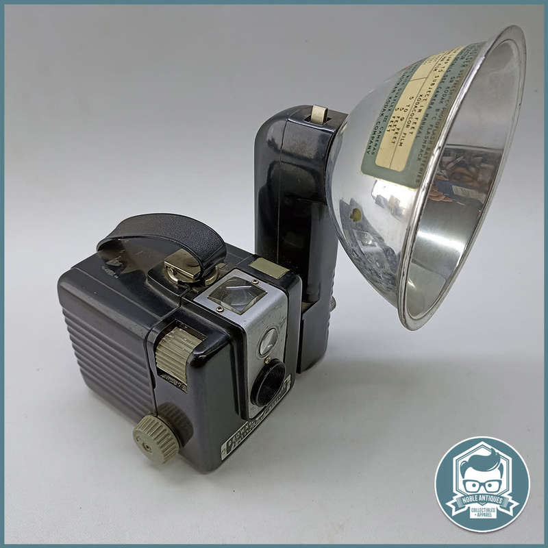 Original Vintage 1950`s Kodak Brownie Hawkeye Flash Model Camera!!!