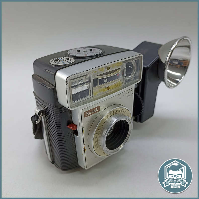 Vintage 1960`s Kodak Brownie Starmatic Camera With Flash!!!