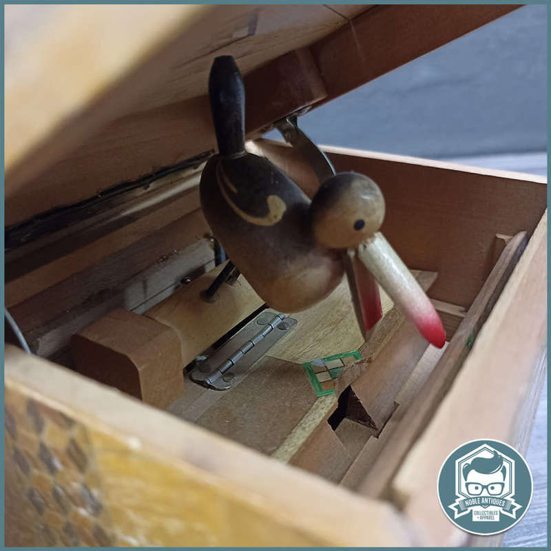 Vintage 1950s Wood Inlay Musical Bird Cigarette dispenser Box!!!