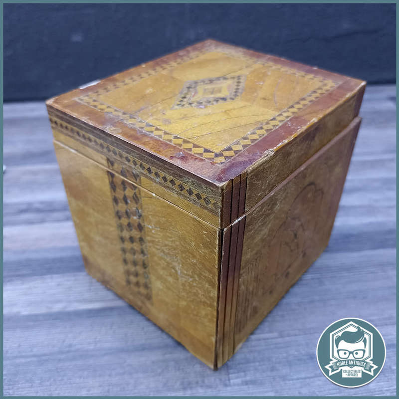 Vintage 1950s Wood Inlay Musical Bird Cigarette dispenser Box!!!