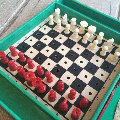Complete Antique Pocket Chess made in England (With Original Paper Clippings)