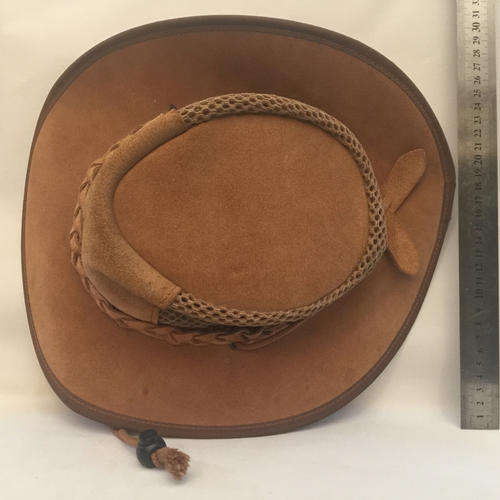 LEATHER HAT (SIZE M)