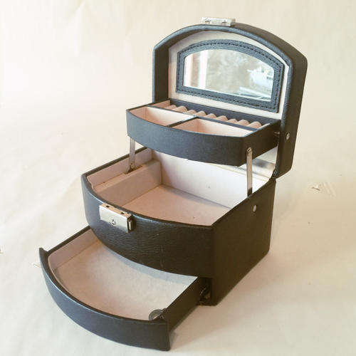 Small Black Leather Covered Fold Out Jewellery Box (With Key)