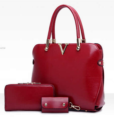 SALE!Was R495. 3 pieces setbag, purse (clutch), key holder. red color.Delivery only start 5 Sep 2017