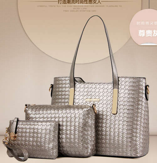 Clearance price! Knitting style 3-piece setbag with clutch and shoulder bag.Grey color.