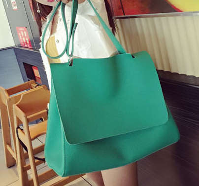 Litchi pattern big capacity lady bag.Green color.Stock in ZA
