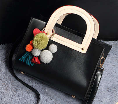 2 piece fashion lady bag. Black color.