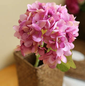 Quality silk flower.9 colors Hydrangea.55cm length.1 flower in 1 branch.