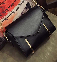 All-Match chain style handbag. Black color. Stock in ZA.