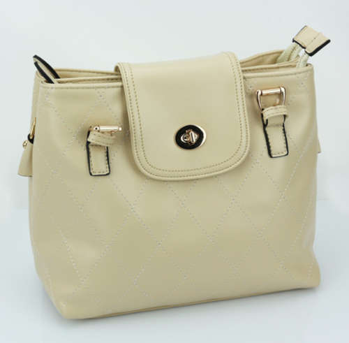 Middle big fashion bucket bag. white color. Shipping R30