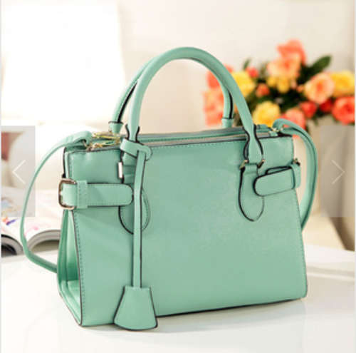 High quality medium size lady handbag. Green color. Shipping fee R30