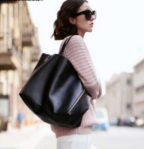 Big size lady bag, stars love. Wild use. Black color. Stock in ZA,no custom fee!