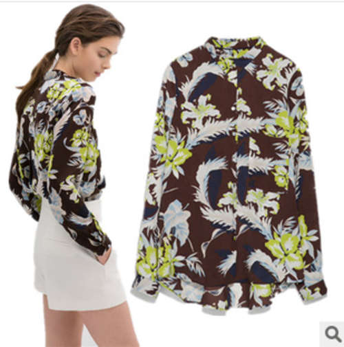 Euro style printed lady's shirt, size 30-36. Stock in ZA