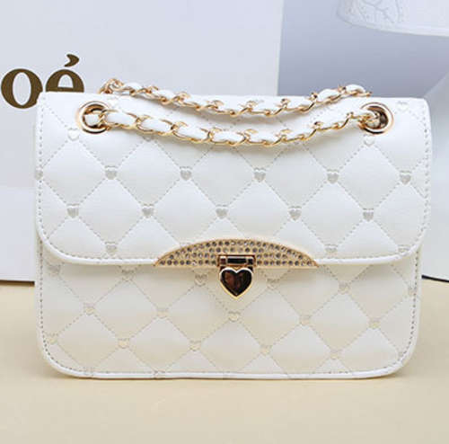 High quality ladies leisure shoulder bag. White color. Shipping fee R30