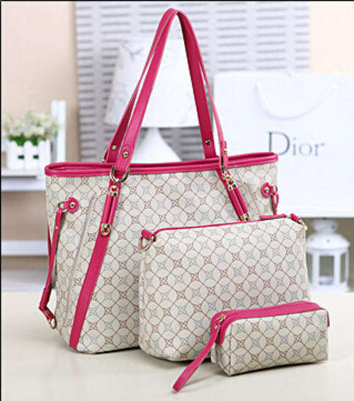 3 Pieces printed high quality lady bags. rose color. Shipping R30