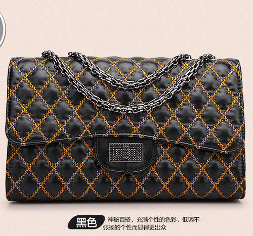 Elegant ladies chains handbag. Famous design. Stock in ZA