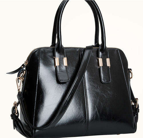 Noble style ladies large handbag with strape. Black color. Stock in ZA