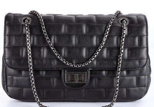 Stars love elegant shoulder chain bag. Black color. Stock in ZA