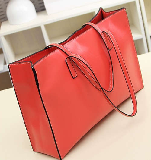 Simply design wild match large handbag. Red color. Stock in ZA