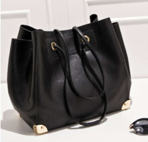 Amazing design large handbag with strap & inner nubuck bag.Black color.Delivery only start 17 Jan18