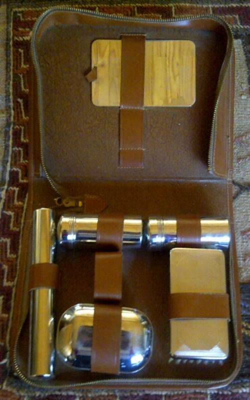VINTAGE MEN'S SHAVING KIT!!!!