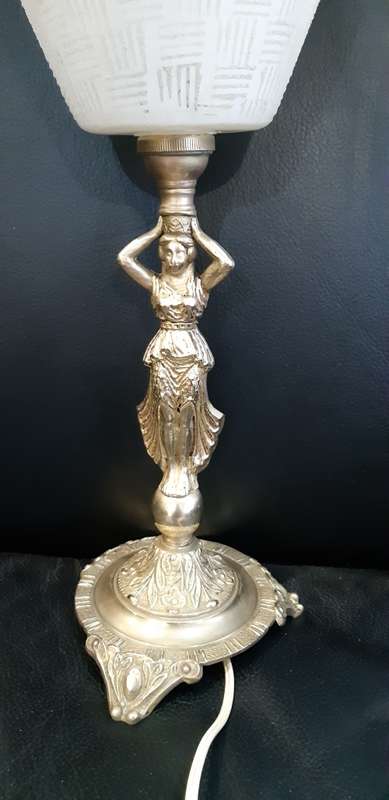 Vintage Art Deco lamp - stunning