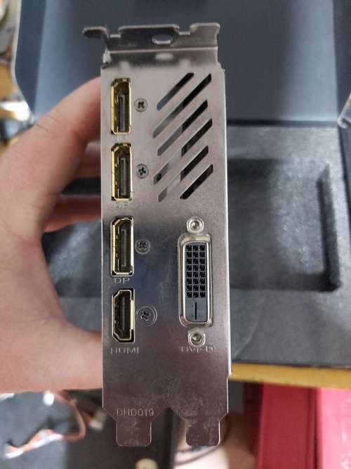 Gigabyte GTX1070 8gb Please read