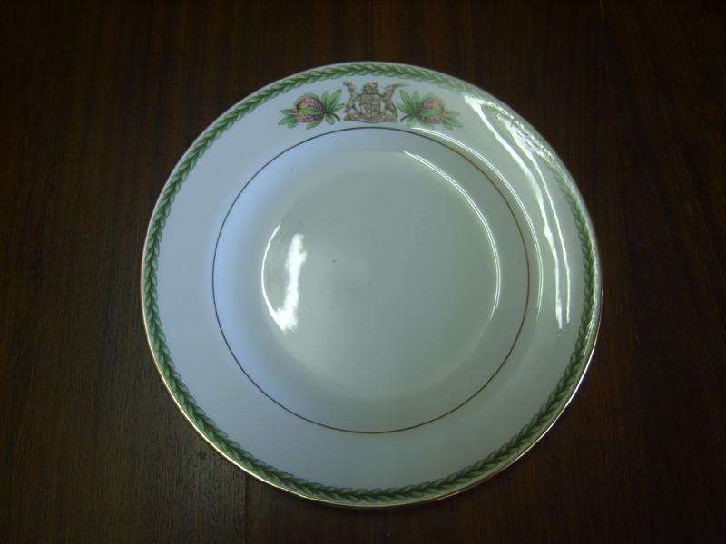PRESIDENTIAL SPODE PLATE : OLD SA COAT OF ARMS