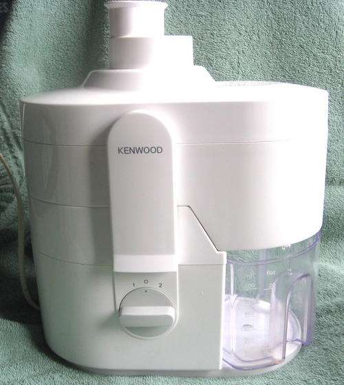KENWOOD JE510 CENTRIFUGAL  JUICER