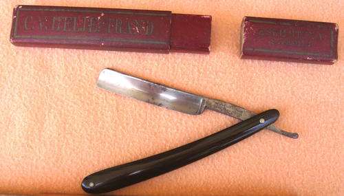 VINTAGE Straight Razor. C.V. HELJESTRAND SWEDEN. With case. Vintage collectable.