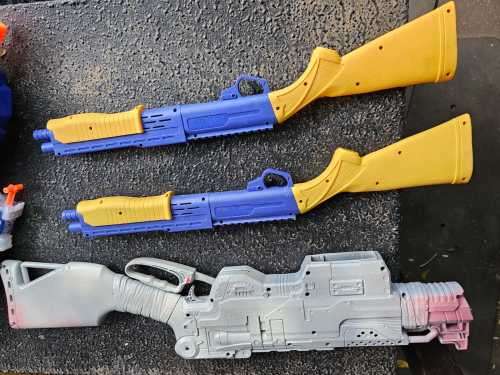30 Toy guns- for kids `Hasbro`  `Nerf Guns` `buzzbee Guns` etc... # 2 Collectable