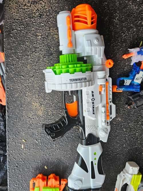 30 Toy guns- for kids `Hasbro`  `Nerf Guns` `buzzbee Guns` etc... # 2 Collectable