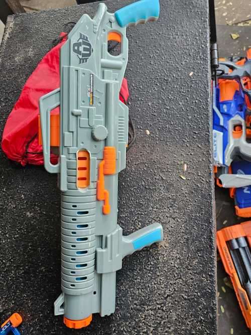 30 Toy guns- for kids `Hasbro`  `Nerf Guns` `buzzbee Guns` etc... # 2 Collectable