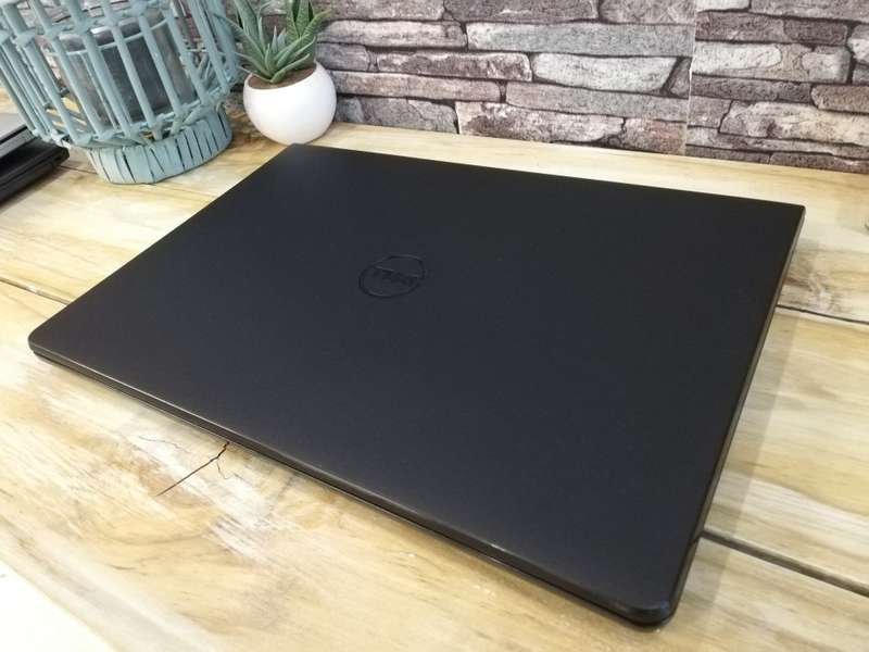 *Monster* Dell Inspiron Core i7-7300U/ 8GB DDR4L/ 256 SSD or 1TB/ AMD Radeon R5 GPU