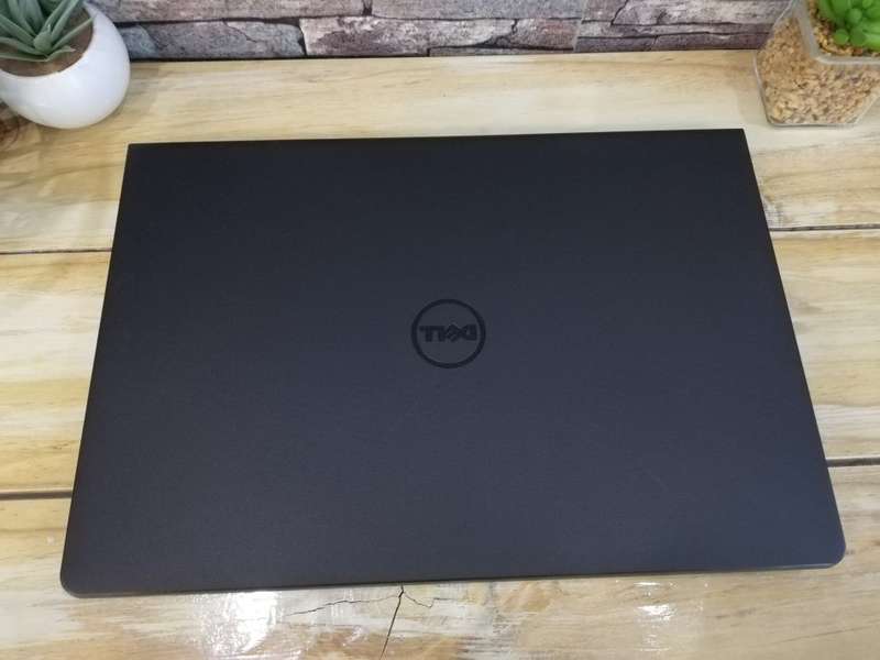 *Monster* Dell Inspiron Core i7-7300U/ 8GB DDR4L/ 256 SSD or 1TB/ AMD Radeon R5 GPU