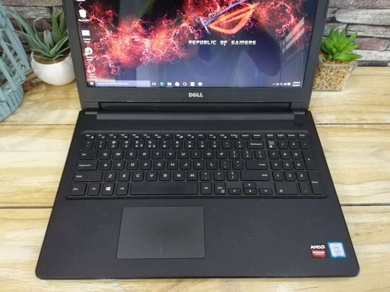 *Monster* Dell Inspiron Core i7-7300U/ 8GB DDR4L/ 256 SSD or 1TB/ AMD Radeon R5 GPU