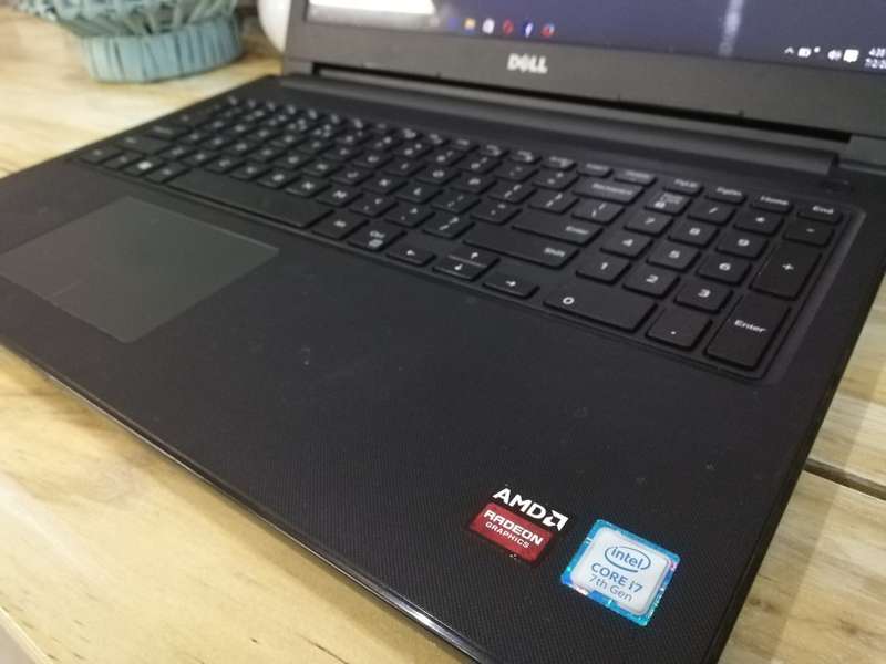 *Monster* Dell Inspiron Core i7-7300U/ 8GB DDR4L/ 256 SSD or 1TB/ AMD Radeon R5 GPU