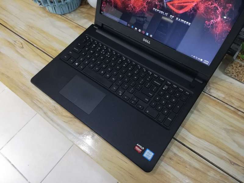 *Monster* Dell Inspiron Core i7-7300U/ 8GB DDR4L/ 256 SSD or 1TB/ AMD Radeon R5 GPU