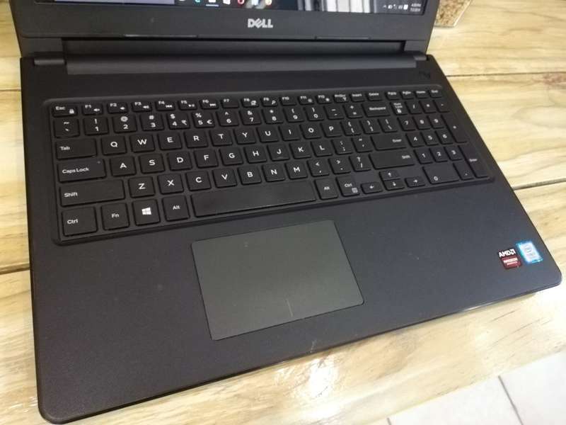 *Monster* Dell Inspiron Core i7-7300U/ 8GB DDR4L/ 256 SSD or 1TB/ AMD Radeon R5 GPU