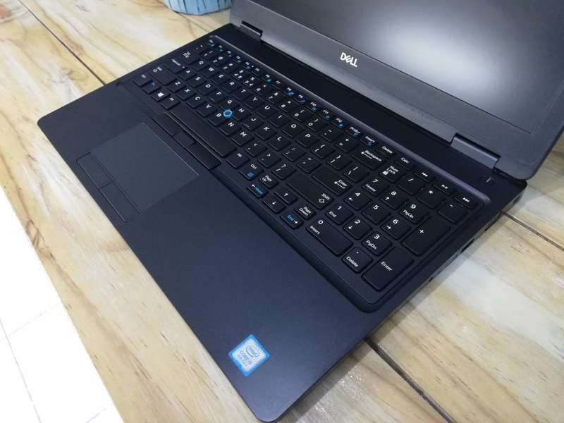 *HYPER BOOK* DELL LATITUDE E5570 CORE i5 - HQ/ 4GB DD4/ 500GB SATA HDD/ BACKLIT KEYS/ OFFICE 2019