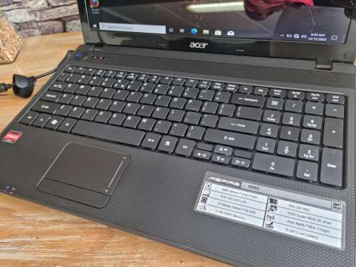 Acer Aspire 5552 AMD Notebook/ 4GB RAM/ 500GB HDD/ 15.6` HD Display/ AMD Radeon Graphics