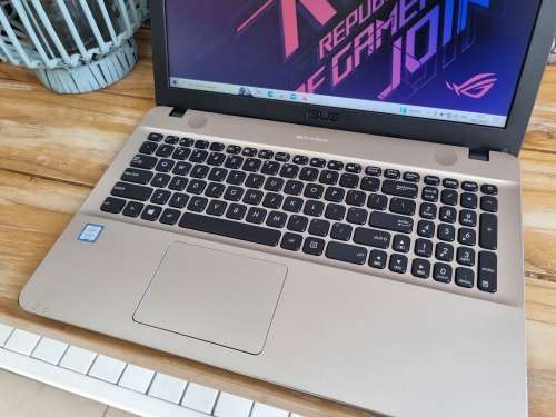 Asus Vivobook F541U Intel Core i3 7th Generation Notebook/ 8GB DDR4 RAM/ 1TB HDD/ 15.6` HD 760p