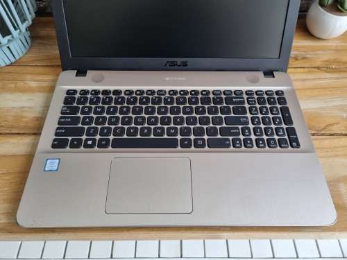 Asus Vivobook F541U Intel Core i3 7th Generation Notebook/ 8GB DDR4 RAM/ 1TB HDD/ 15.6` HD 760p