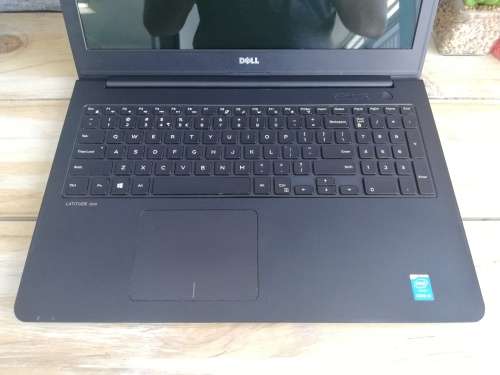 Dell Latitude 3550 Core i5 5th generation Laptop with Backlit LED Keypad (Bad Battery)