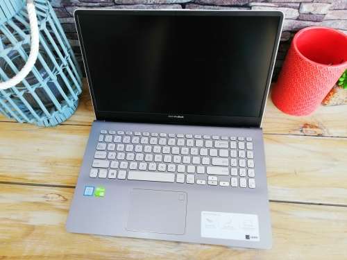 *Design Spec* Asus Vivobook Pro Series Core i5-8250U/ Nvidia GeForce/ 256GB SSD/ 8GB DDR4/ FHD 1080p