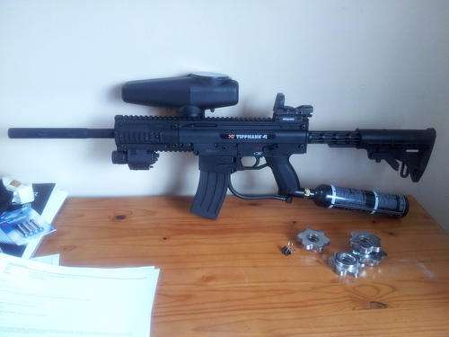 Tippman X7 with accessories